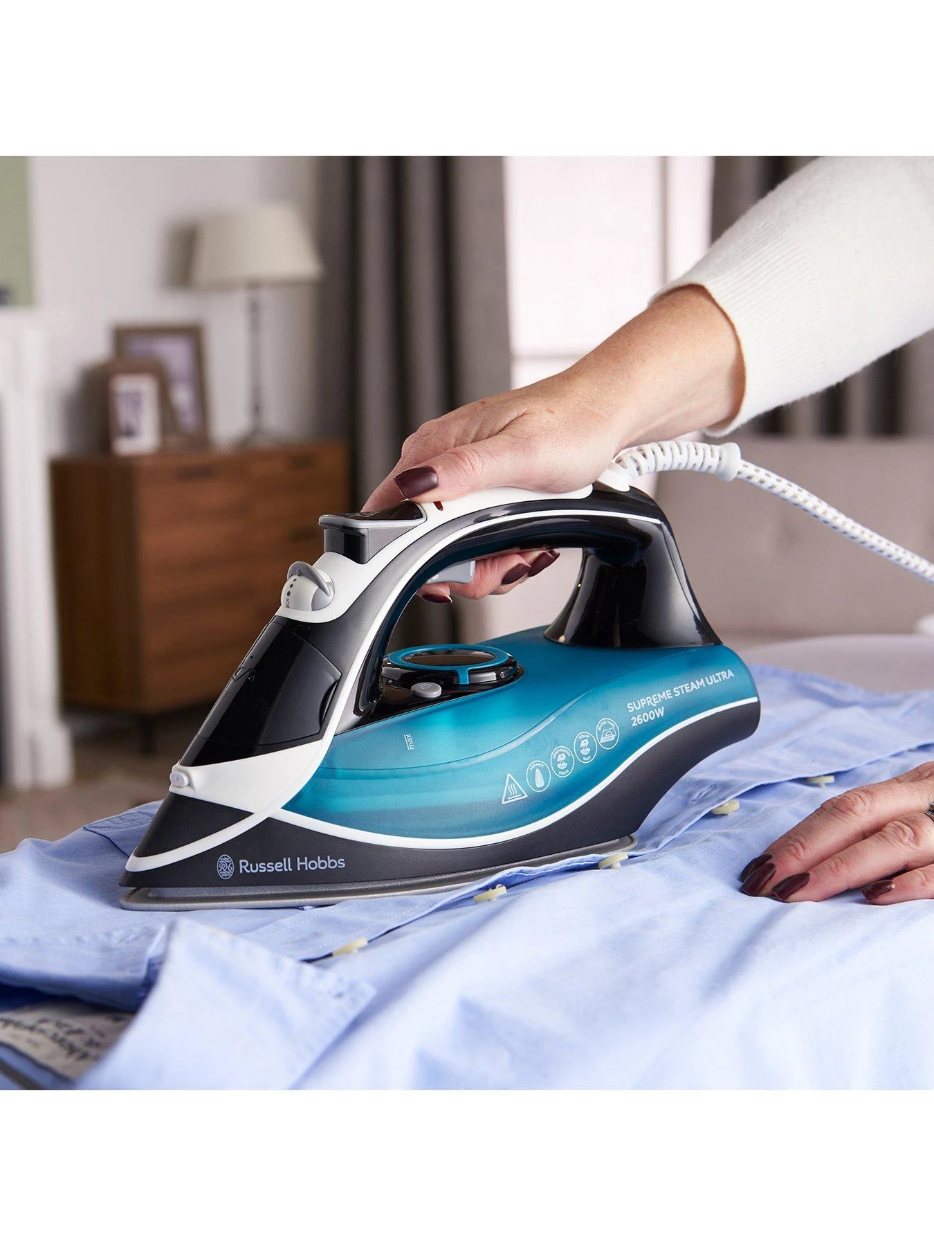 Russell Hobbs Supreme Steam Iron - 23260 - Image 3