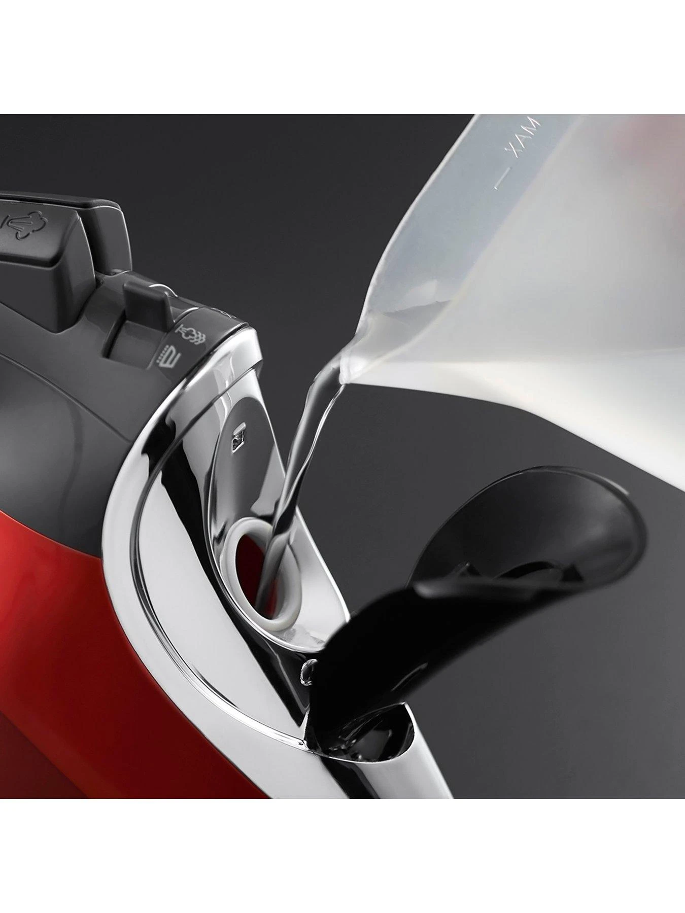 Russell Hobbs One Temperature Steam Iron - 25090 - Image 3