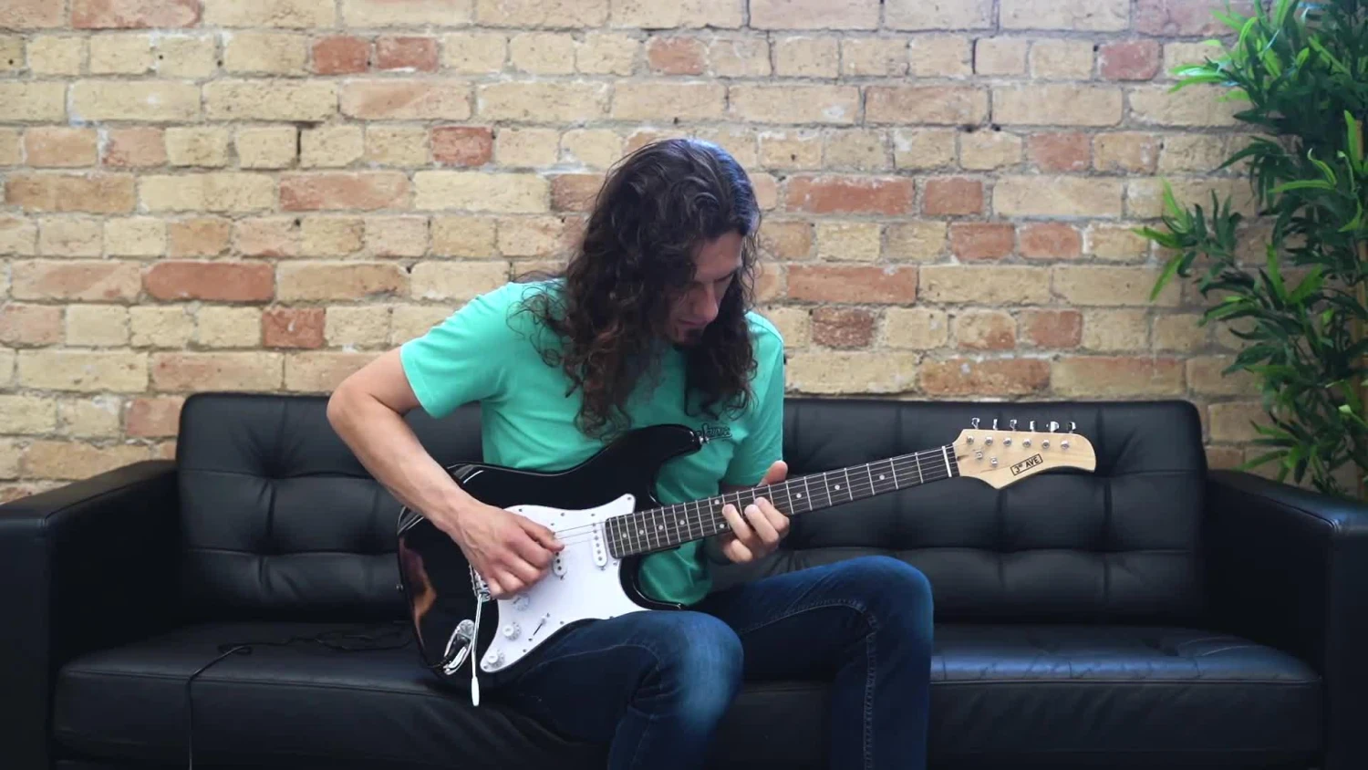 Rocket Full Size 4/4 Electric Guitar Ultimate Kit With 10W Amp - 6 Months FREE Lessons - Black - Image 7