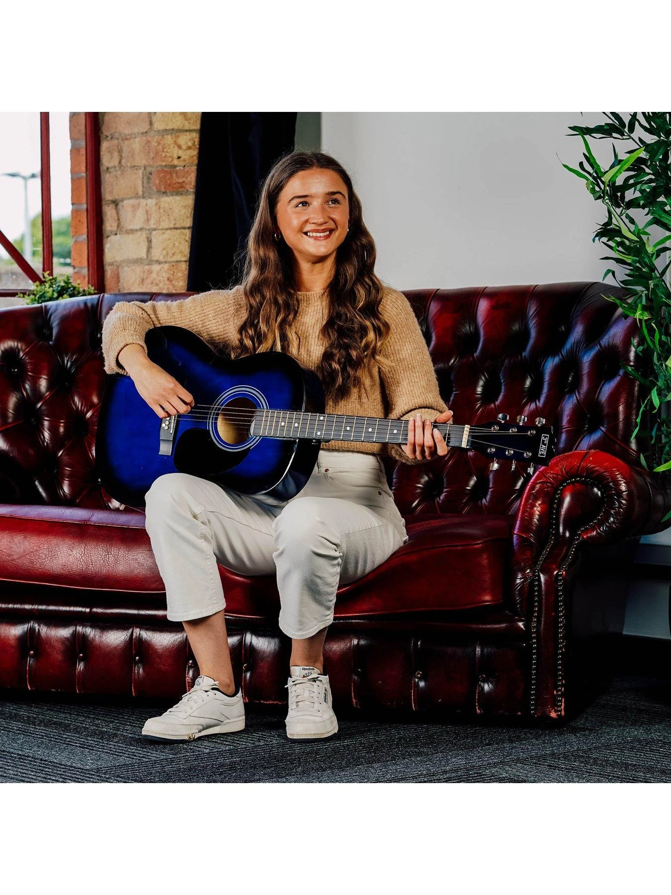 3rd Avenue Full Size 4/4 Acoustic Guitar Pack For Beginners - 6 Months FREE Lessons - Blueburst - Image 5