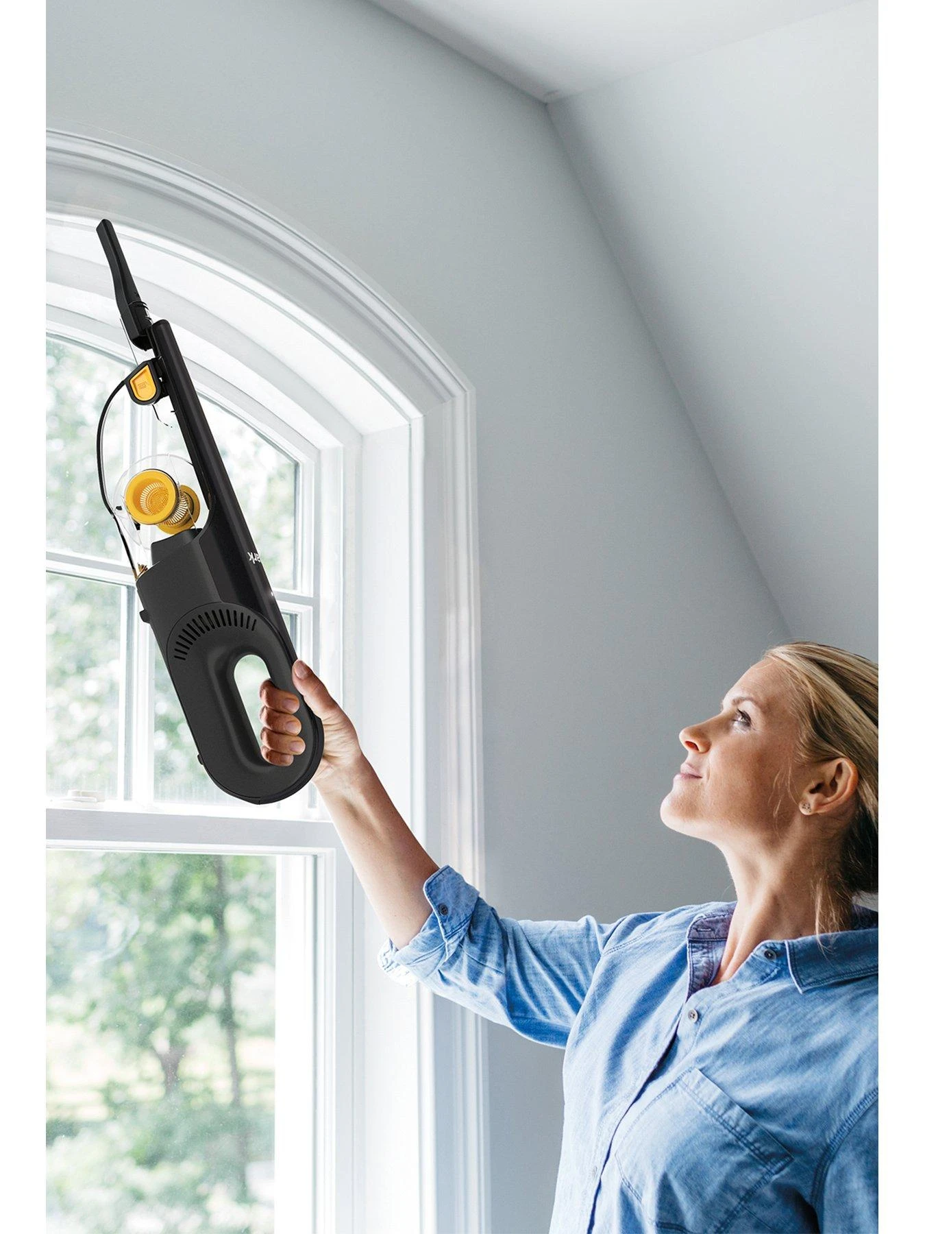 Shark Cordless Handheld Vacuum Cleaner CH950UKT - Image 4