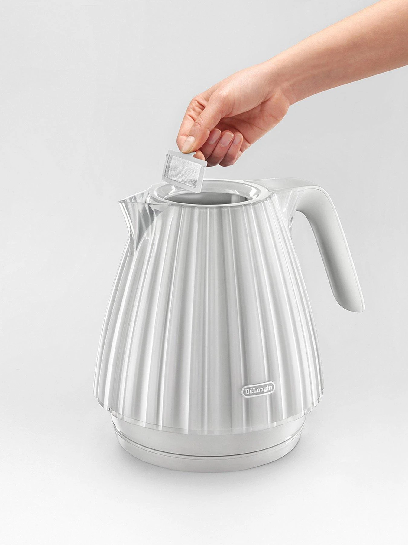 DeLonghi Ballerina Kettle - White - Image 3