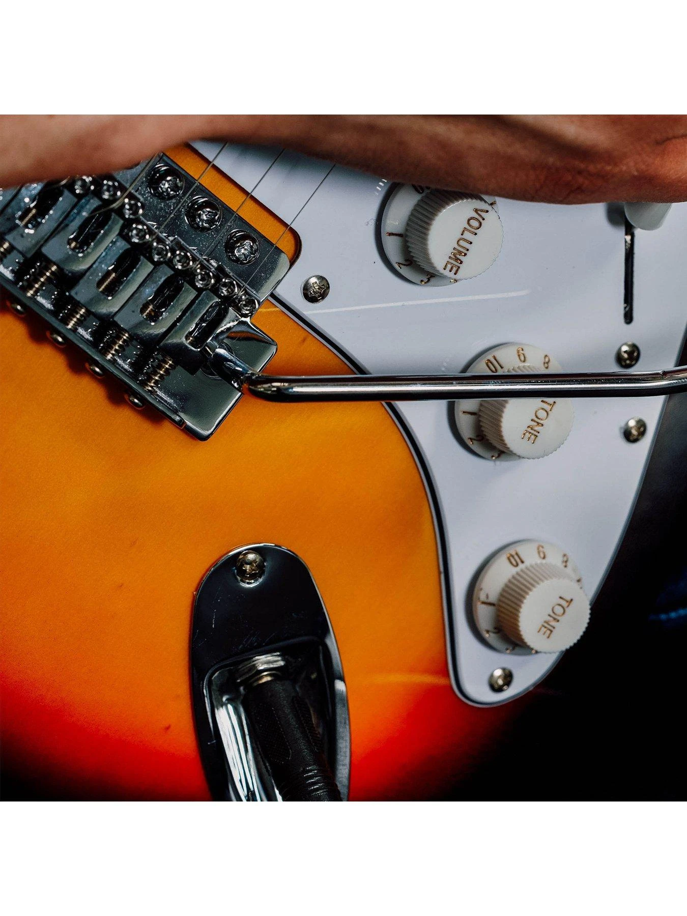 3rd Avenue Full Size 4/4 Electric Guitar Ultimate Kit With 10W Amp - 6 Months FREE Lessons - Sunburst - Image 6