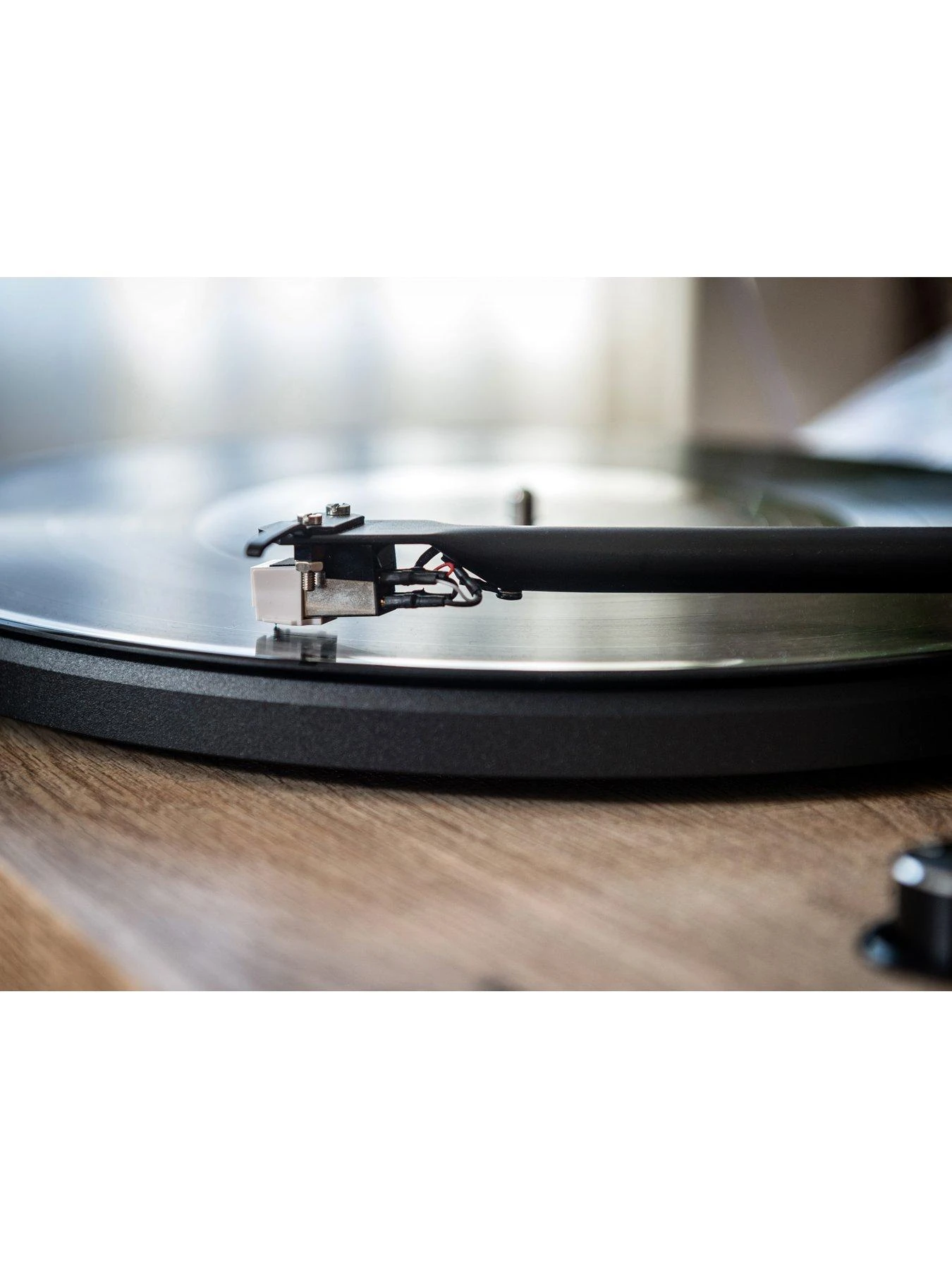 Lenco LBT-188 Pine Turntable - Image 7