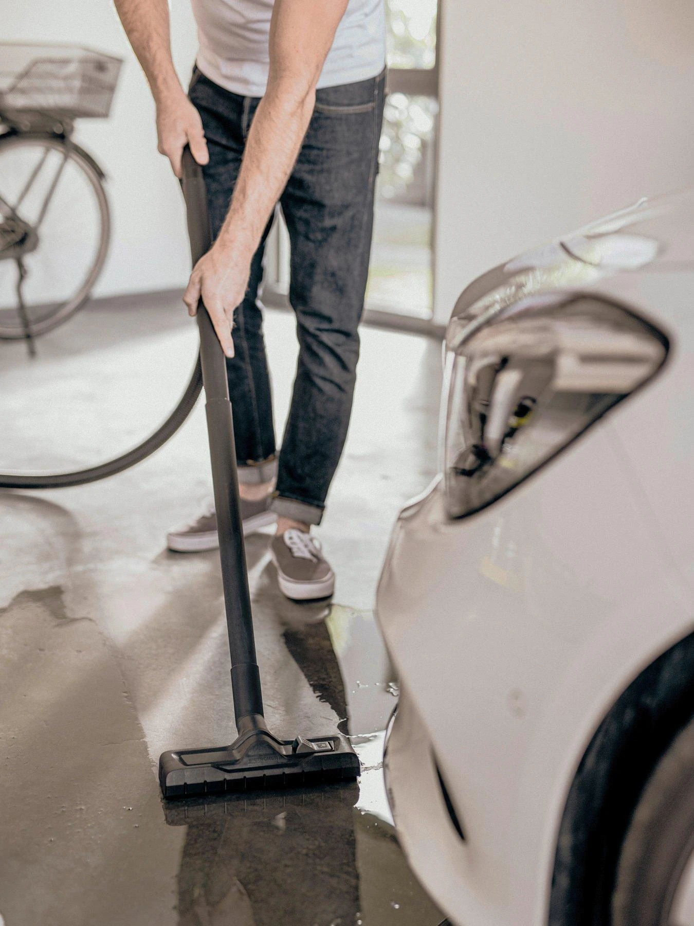 Karcher WD5 Wet & Dry Vacuum Cleaner - Image 5