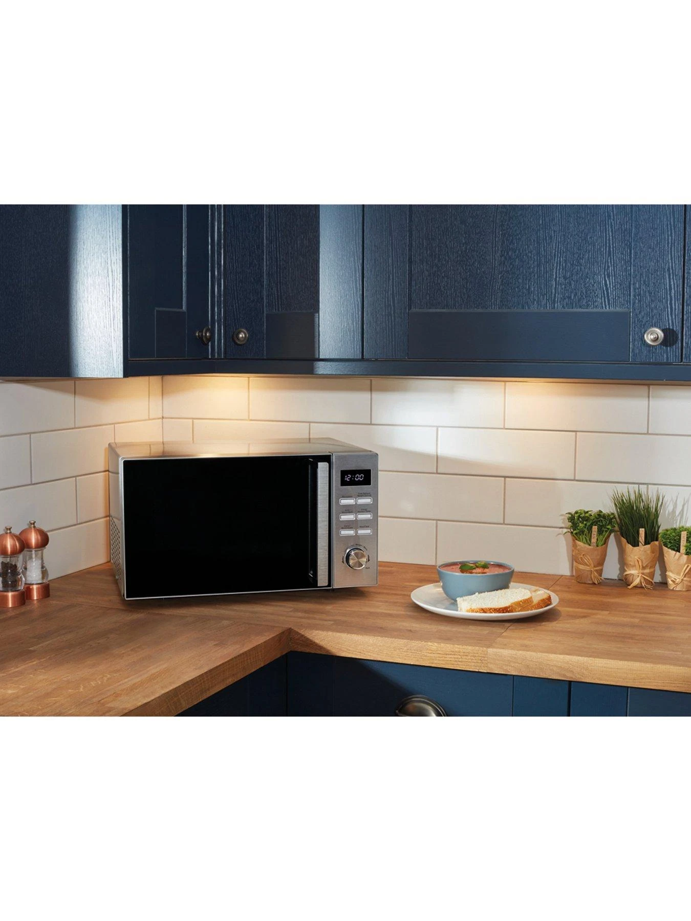 Beko 900W 28L Convection Microwave - Image 4